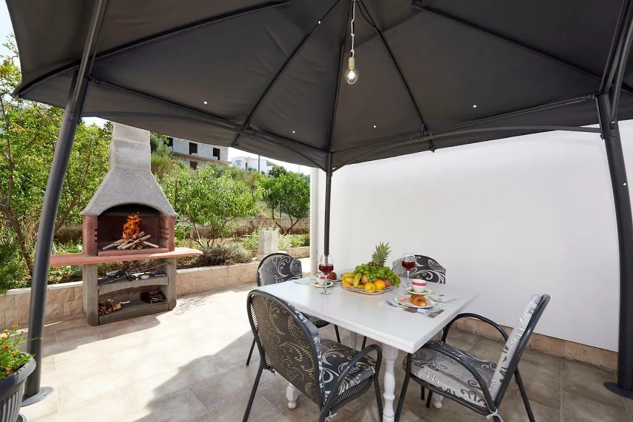 Apartment Ugrina Trogir